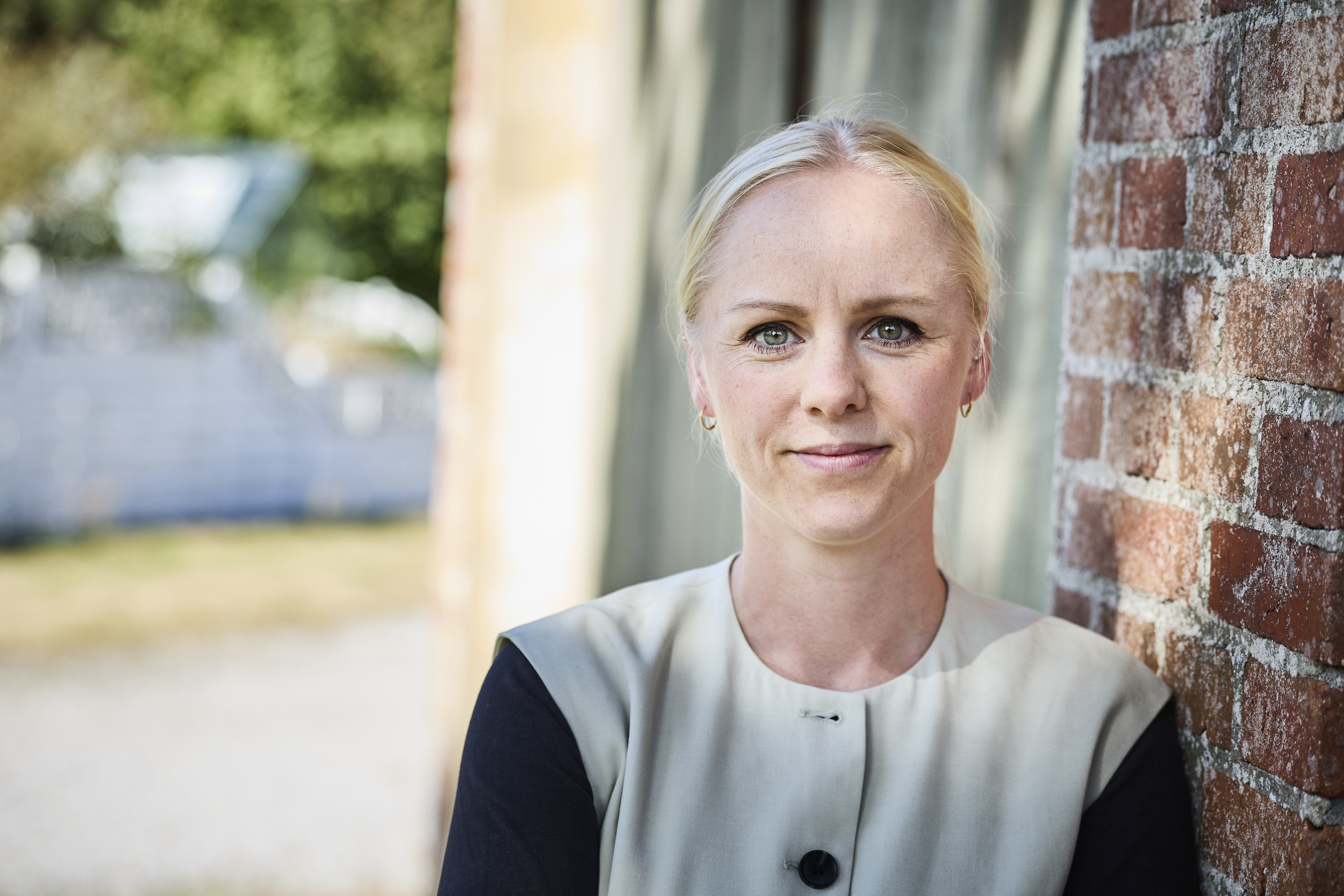 Portræt af by-, land- og transportminister Signe Munk